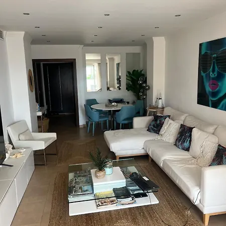 公寓 Near Puerto Banus 马尔韦利亚