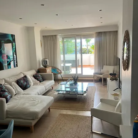 Near Puerto Banus 公寓 马尔韦利亚